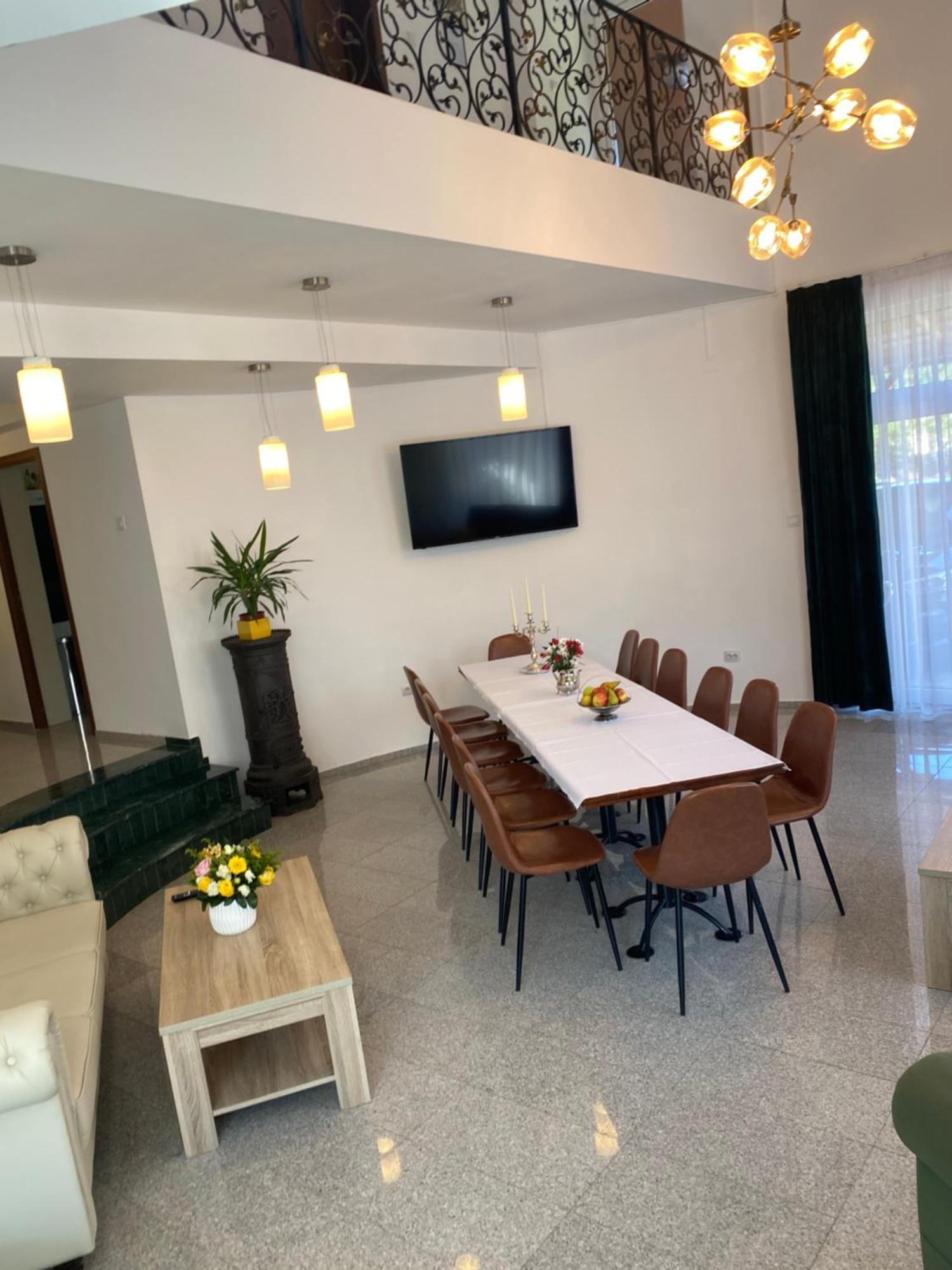 Budux Delux Vila Sacele Exterior photo